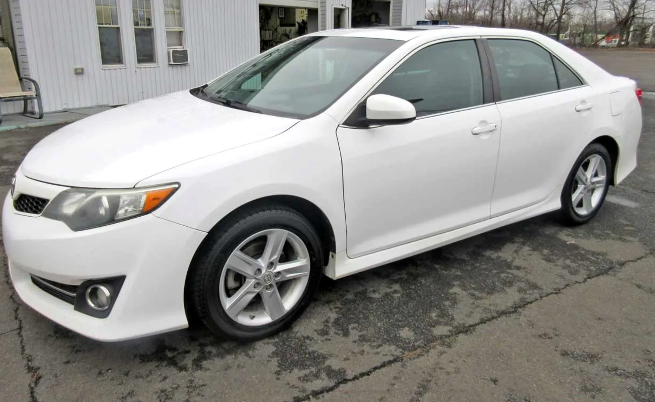 2014 Toyota Camry SE Sport, priced at 10,950