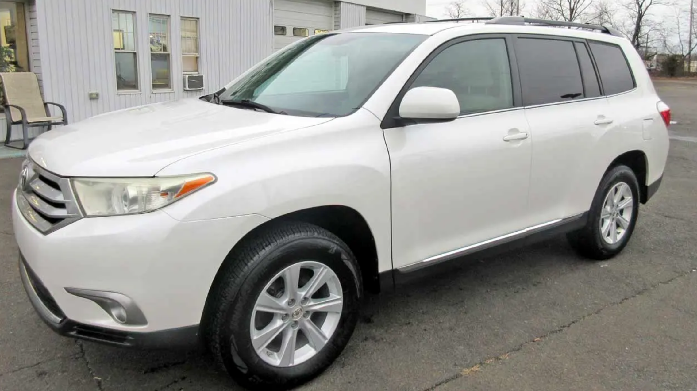 2011 Toyota Highlander 4WD Highlander SUV seven seats, priced at 13,850