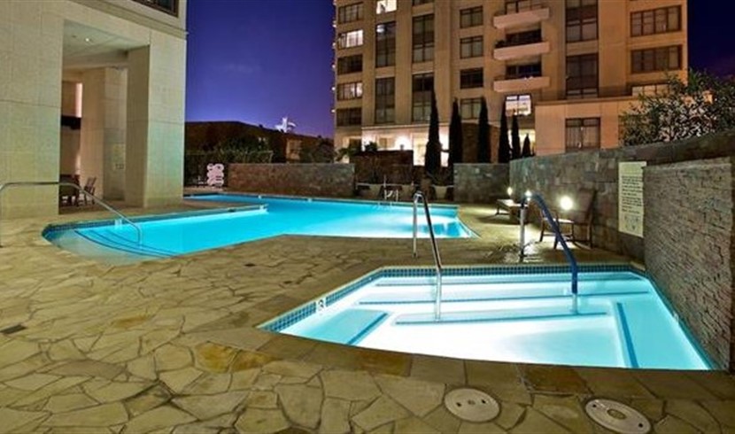 加州圣地亚哥Renaissance高级公寓出售 图片 2