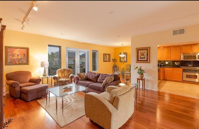 加州圣地亚哥City Walk公寓出售