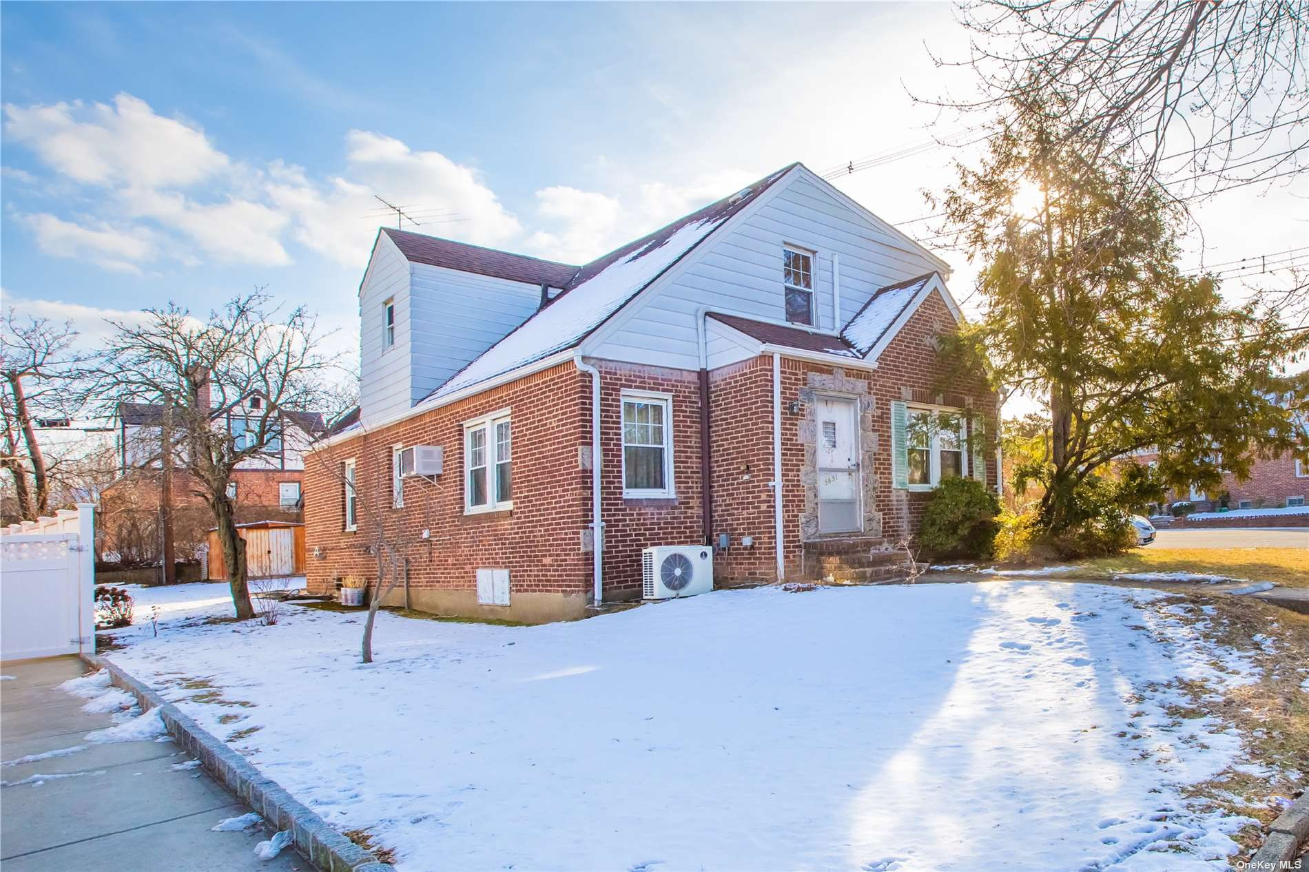 Bayside 大型一家庭出售