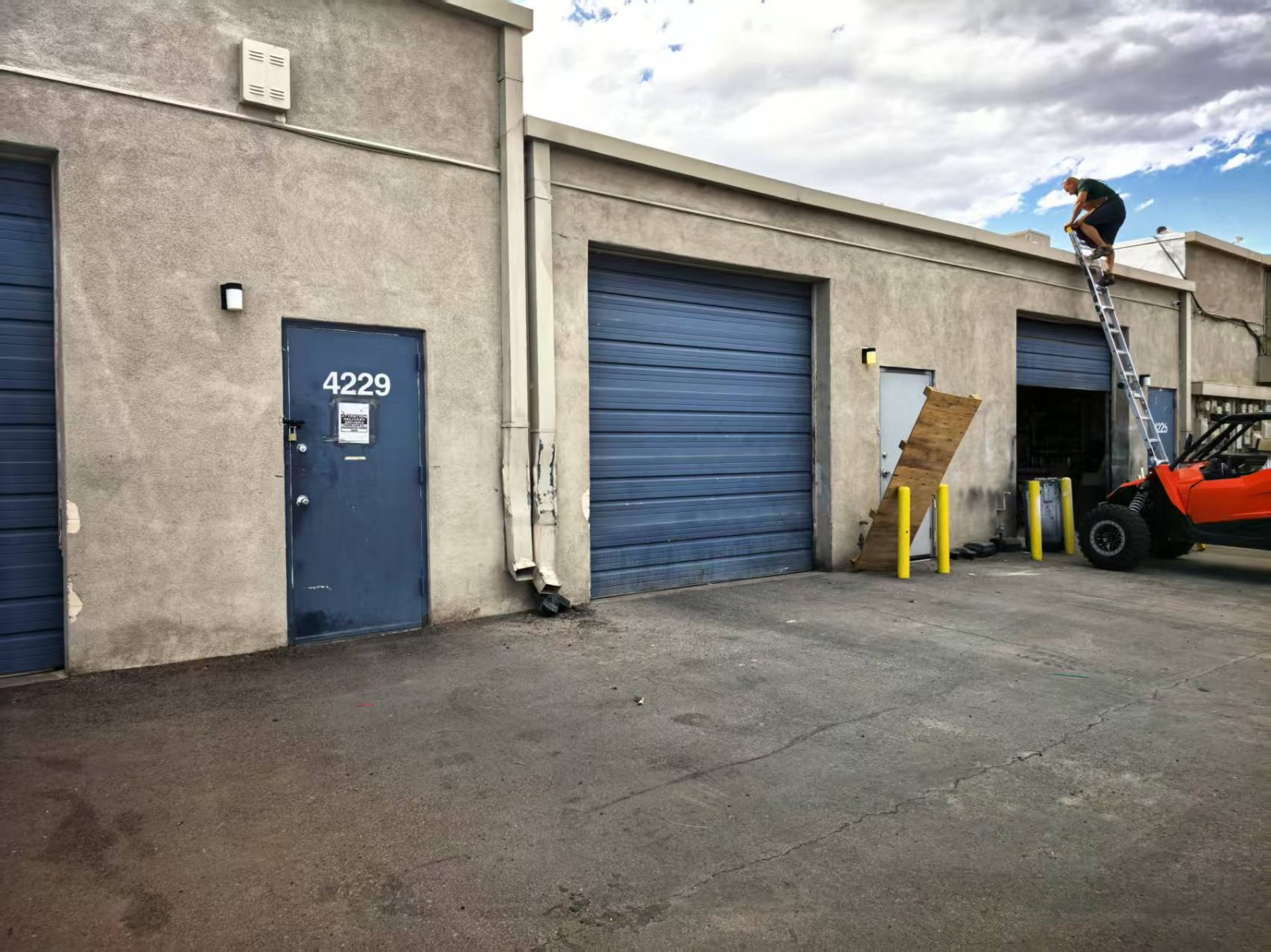 🔥 凤凰城南区仓储特惠！South 36th Place | $1.5/平方英尺 | 灵活短租，解您燃眉之急！🔥** [POD工厂转让]