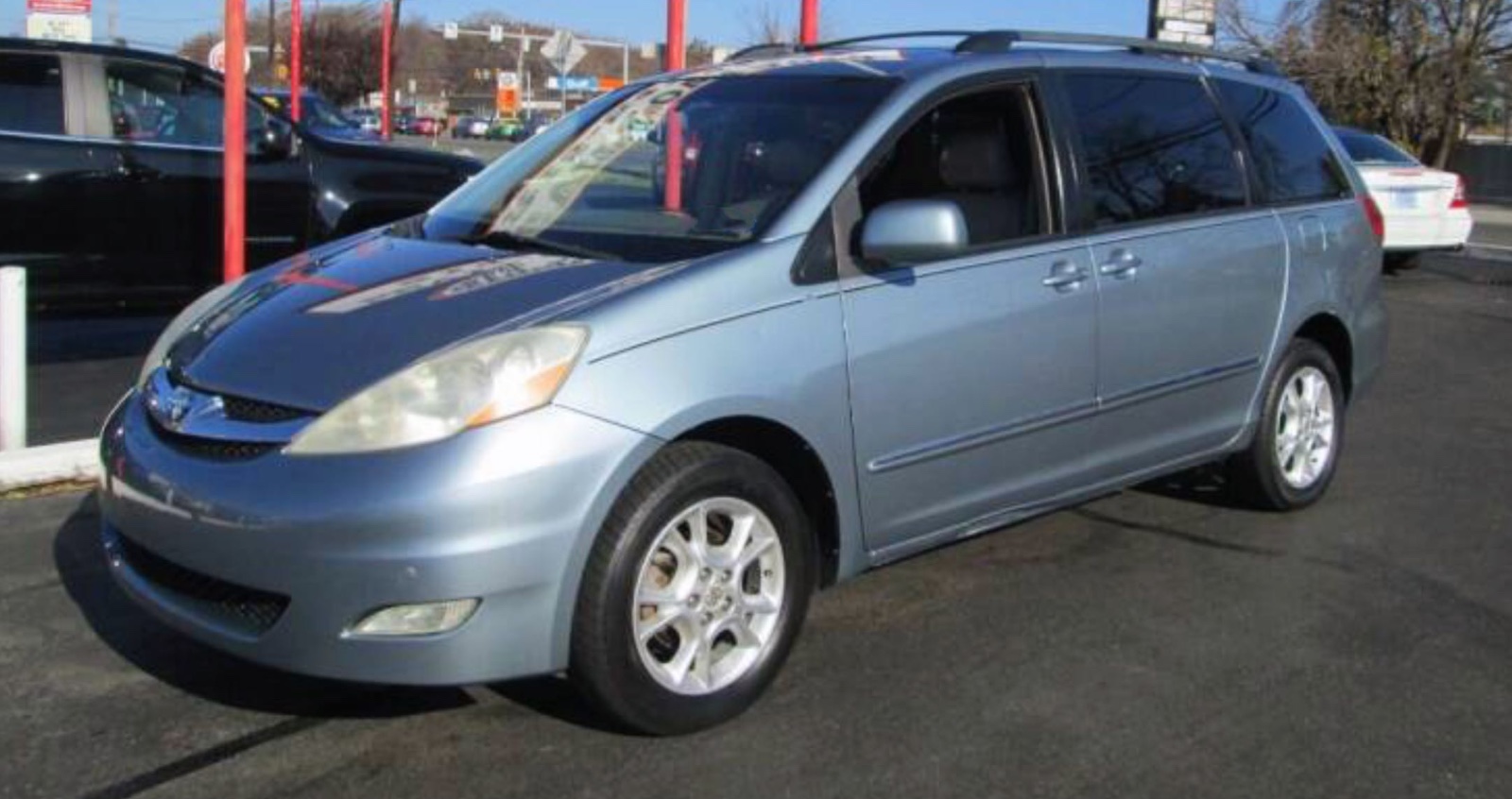 2006 Toyota Sienna XLE Limited priced at 8,995 photo 7
