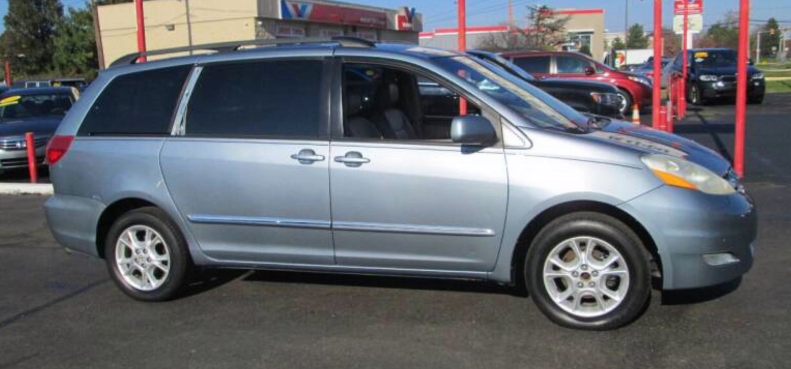 2006 Toyota Sienna XLE Limited priced at 8,995 photo 6
