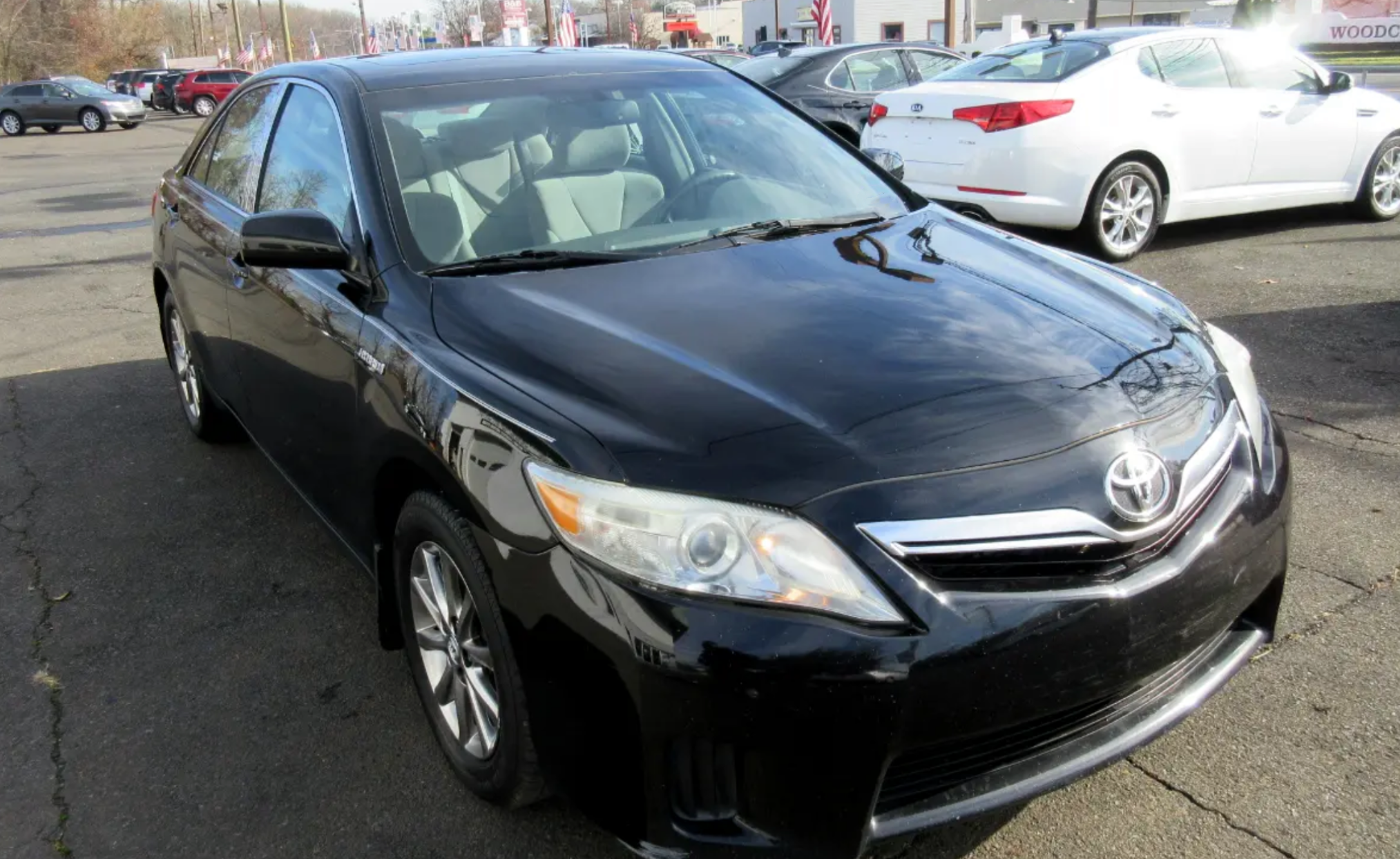 2010 Toyota Camry Hybrid Camry gasoline-electric hybrid sedan, priced at 8,900