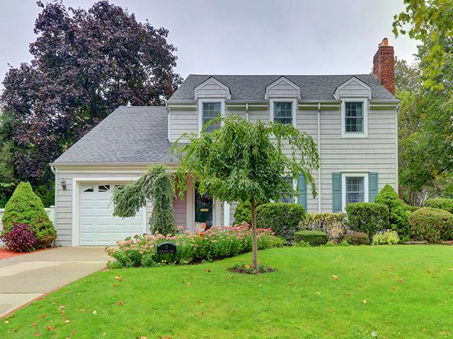 11 Newmarket Road -Trains to NYC 32 Minutes