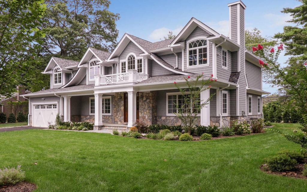 27 Lakeville Dr, East Hills, NY 11576