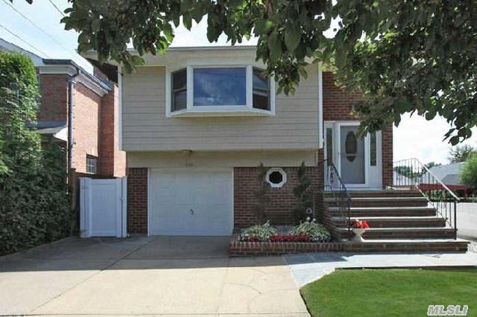 长岛 New Hyde Park 2000尺 独自豪房66万！