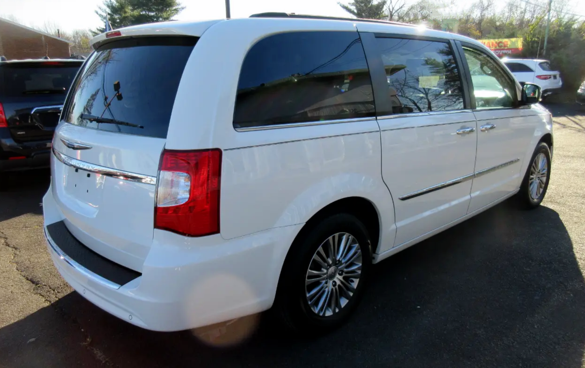 2013 Chrysler Town & Country Touring American Chrysler seven-seater, priced at 9850 photo 7