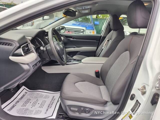 Big sale at low prices! 2019 TOYOTA CAMRY LE photo 6