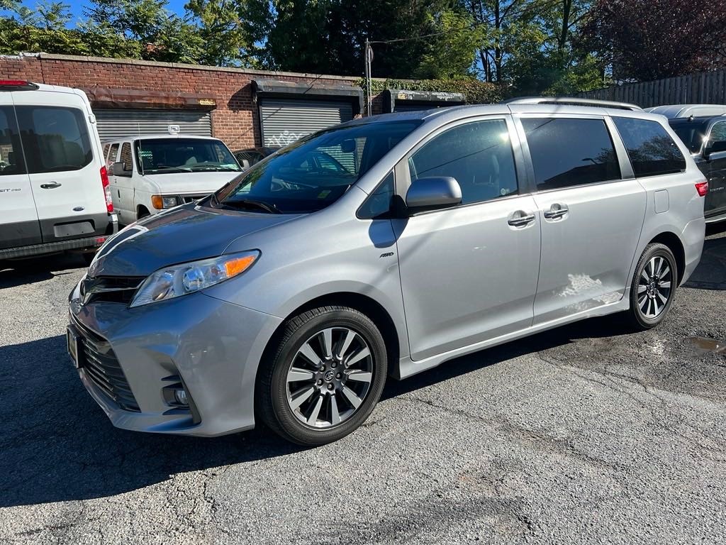 Super low price sale! 2018 TOYOTA SIENNA XLE AWD