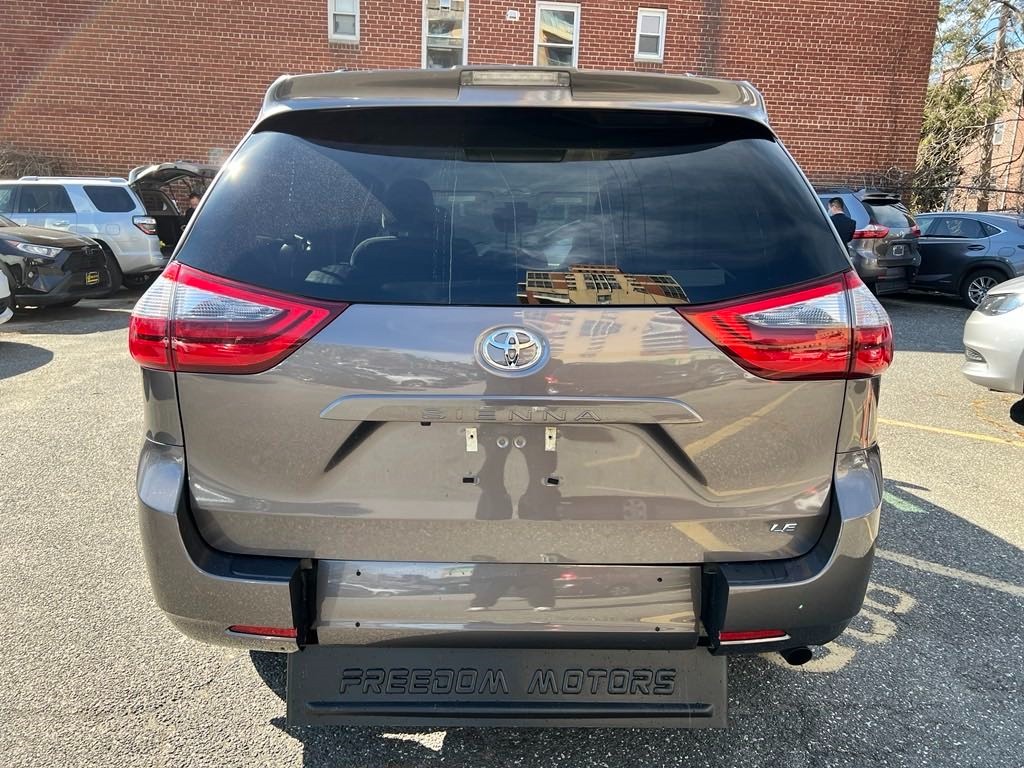 Super low price sale! Wheelchair Car 2020 TOYOTA SIENNA LE photo 6