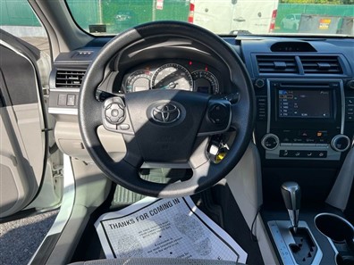 2013 TOYOTA CAMRY LE photo 4