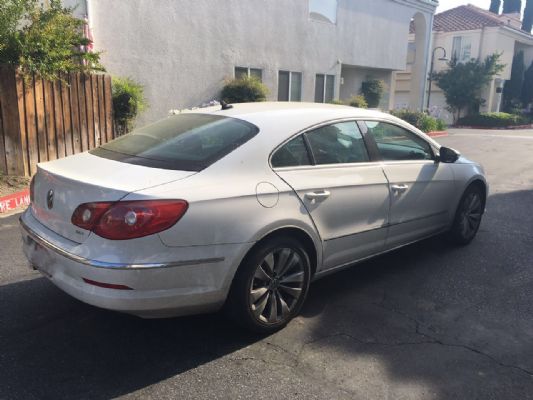 2011年大众白色cc sport 图片 6