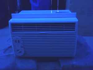 Window Air Conditioner for Sale 5200 BTU $120 photo 5