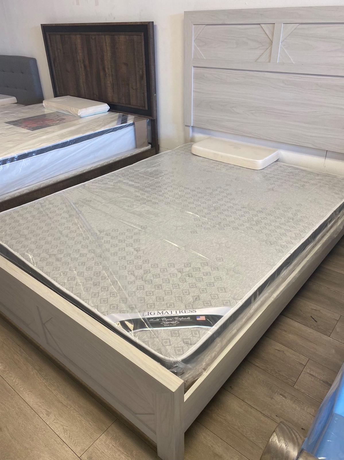 The coconut palm hard mattress has strong support and waist protection, and the factory direct price is better photo 6