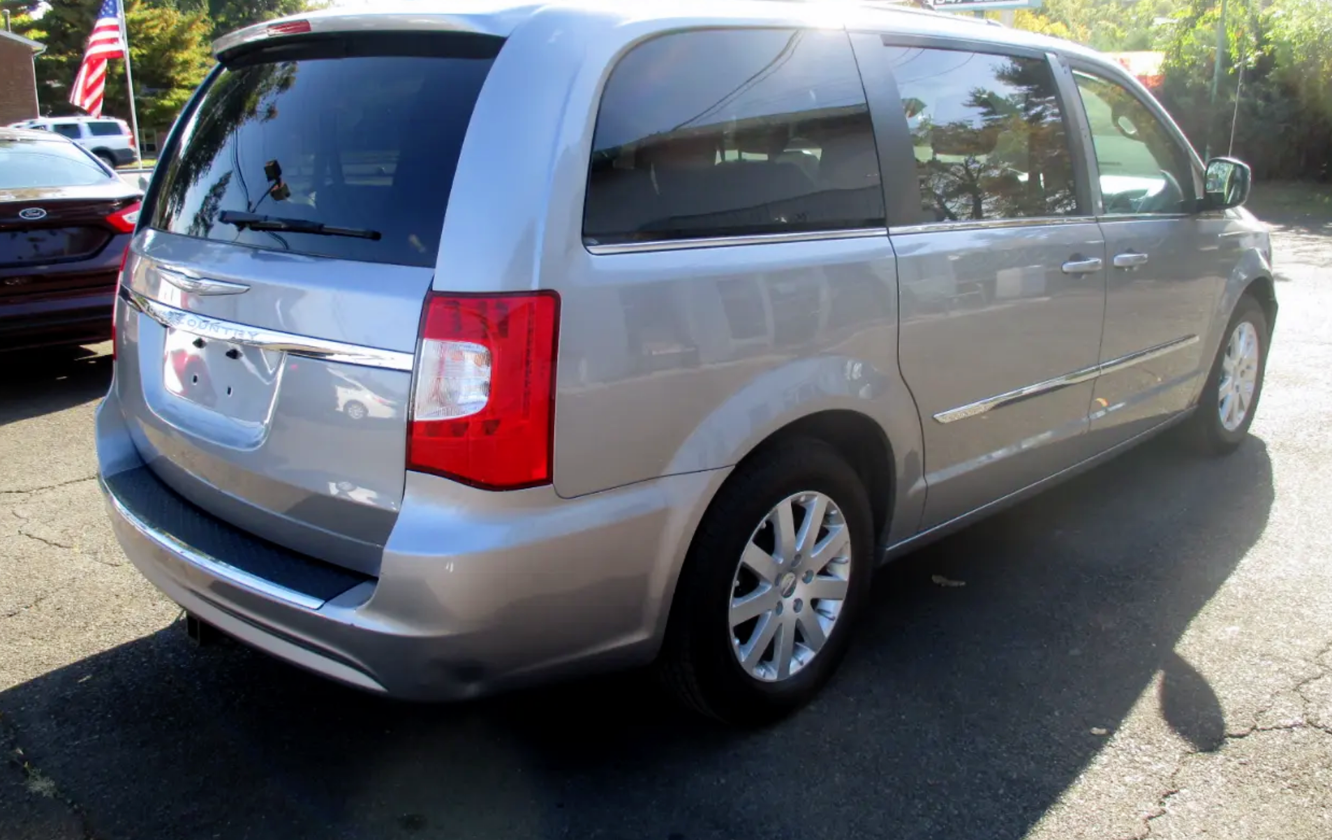2014 Chrysler Town & Country Touring American Chrysler seven-seater, priced at 9,800 photo 6