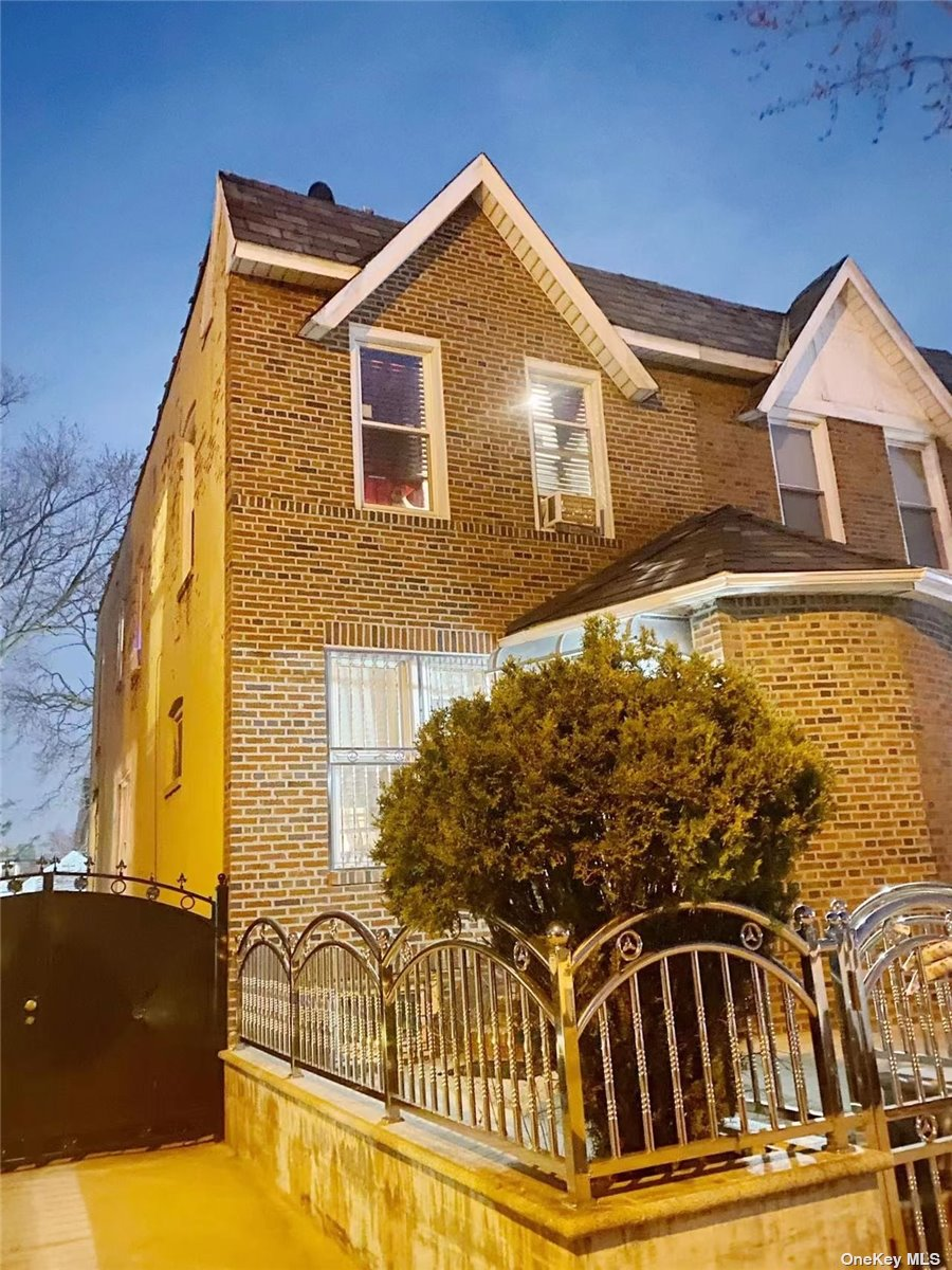 Jackson Heights一家庭出售