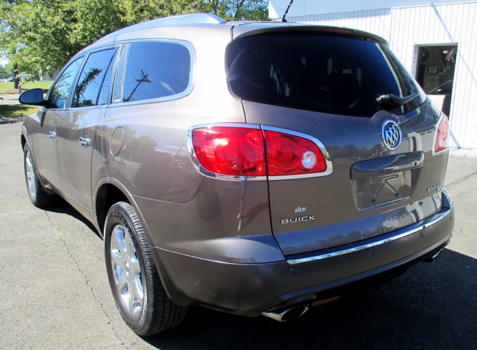 2010 Buick Enclave CXL SUV seven seats, priced at 9,800 photo 7