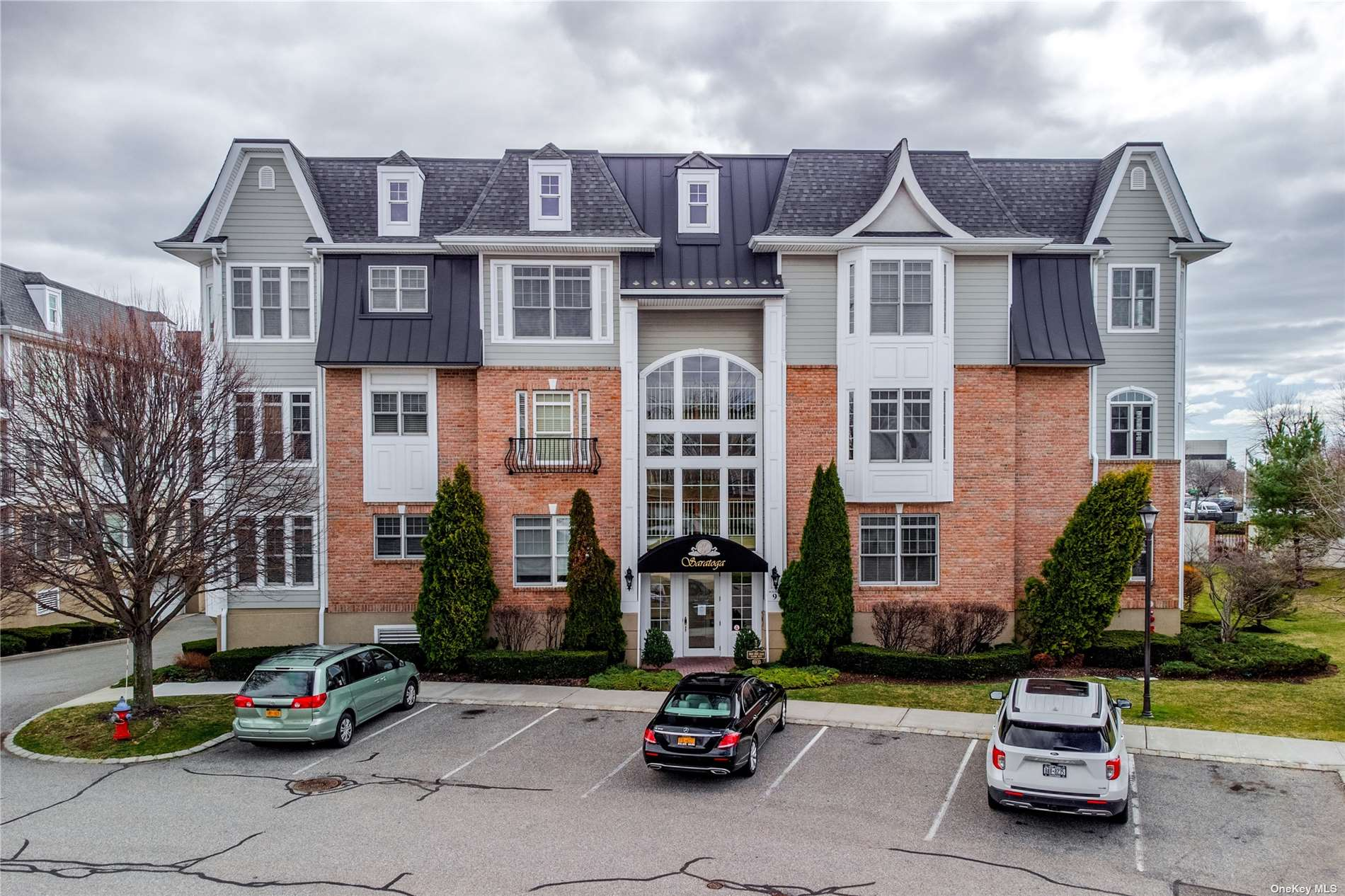 Westbury奢华Condo出售