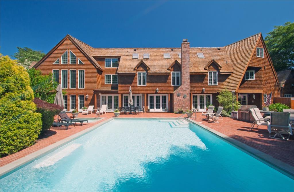 HAMPTONS - ESTATE HOME - SOUTH OF HIGHWAY