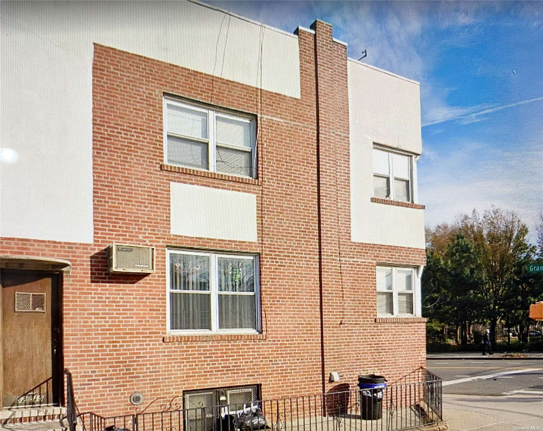 绝佳投资机会 Elmhurs两家庭出售