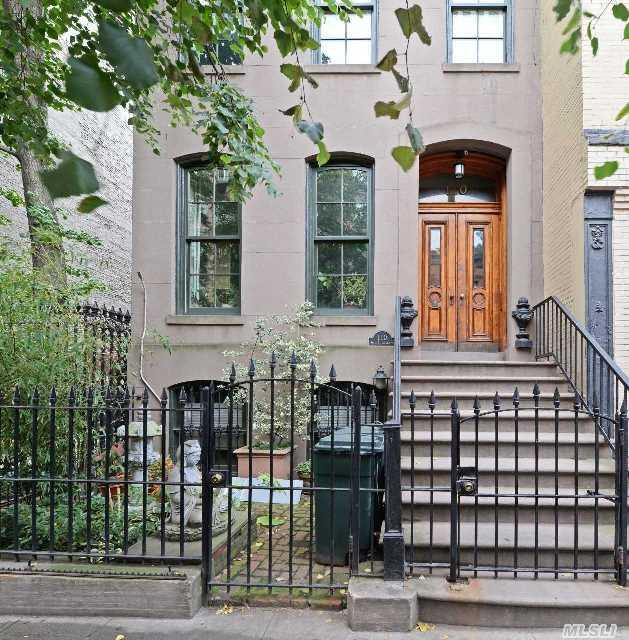 AMAZING BROWNSTONE MANHATTAN 4 FAM CHELSEA/ A MUST