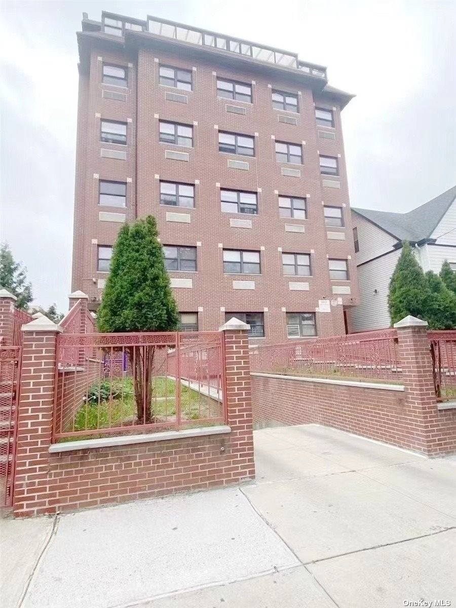 绝佳地理位置 Elmhurst舒适 Condo出售