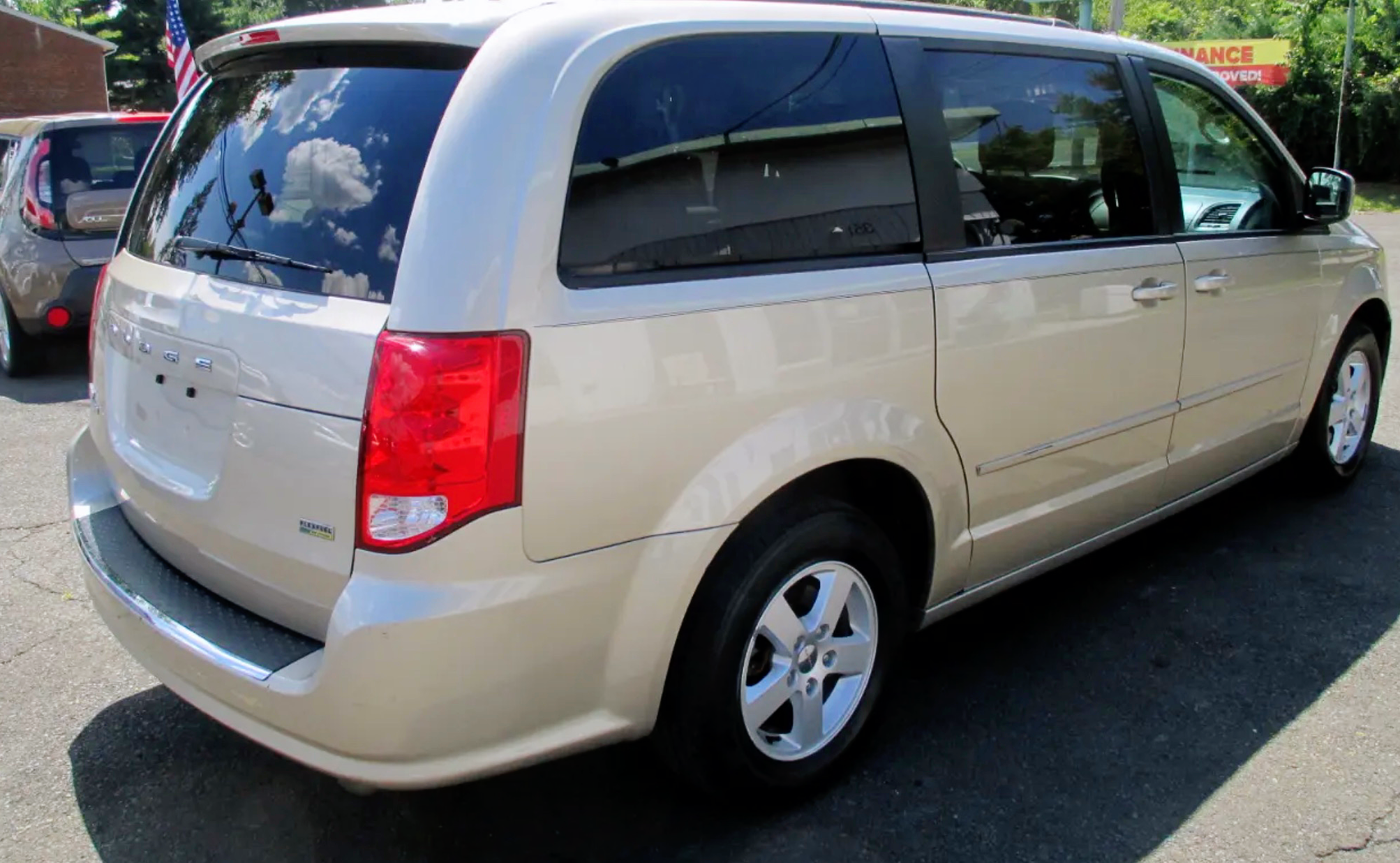 2013 Dodge Grand Caravan has seven seats and is priced at 9,900 photo 6