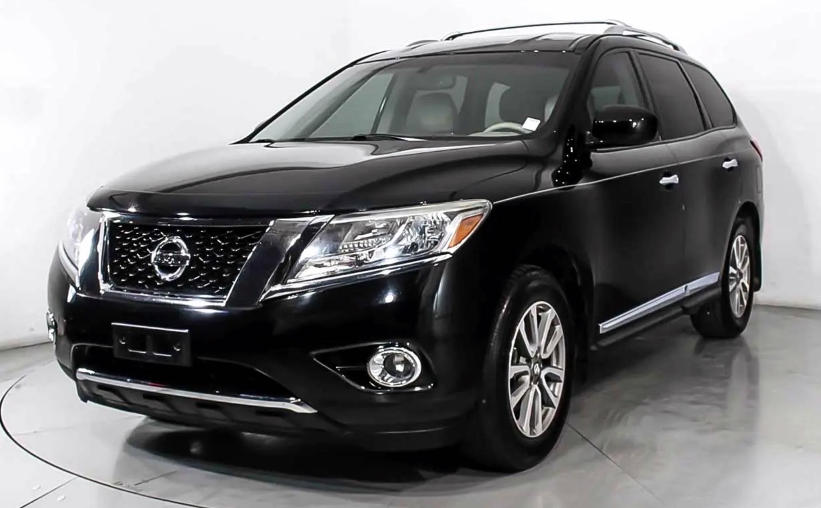 2014 Nissan Pathfinder Nissan SUV with seven seats, priced at 12,850