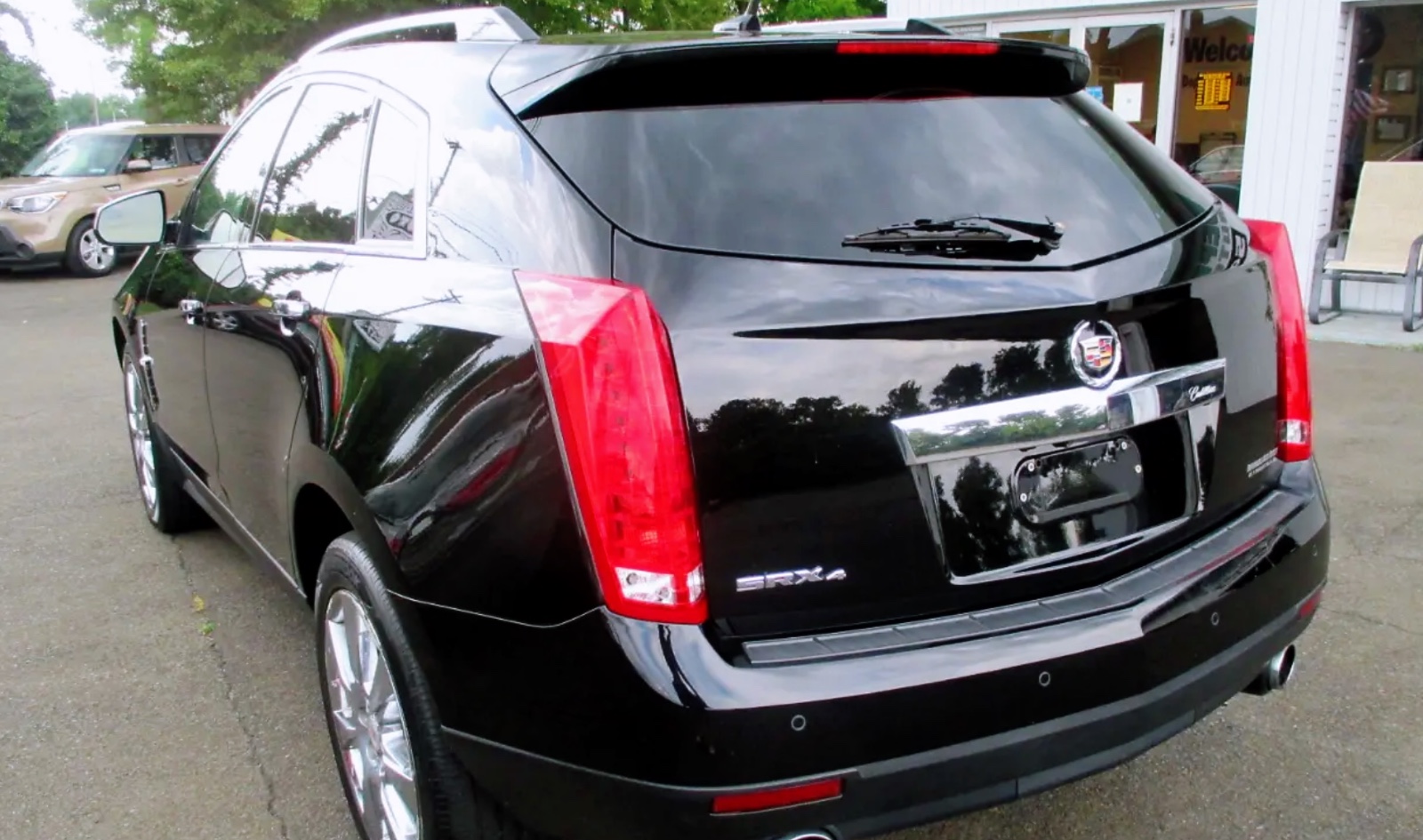 2011 Cadillac SRX AWD Premium Collection priced at 10,800 photo 5