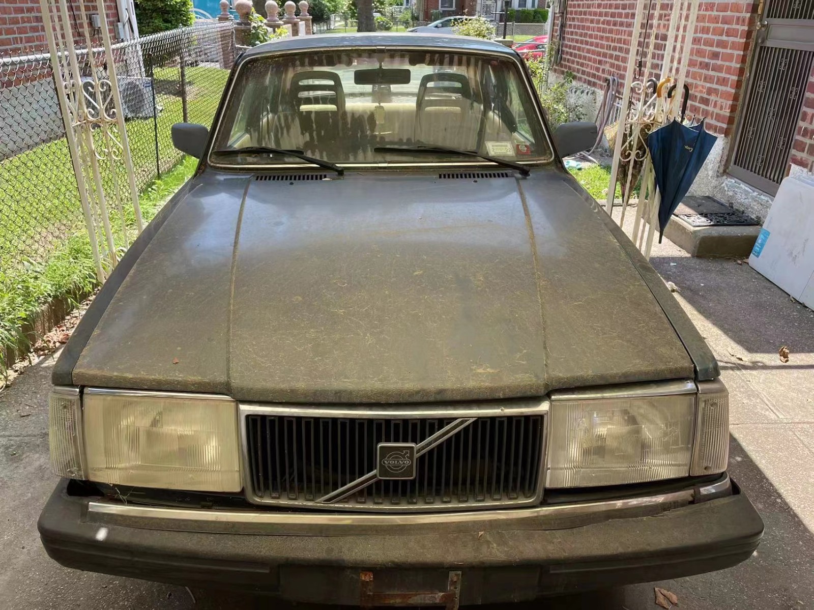 A special car, very old. . Antique car 1988 VOLVO 244 DL/GL photo 6