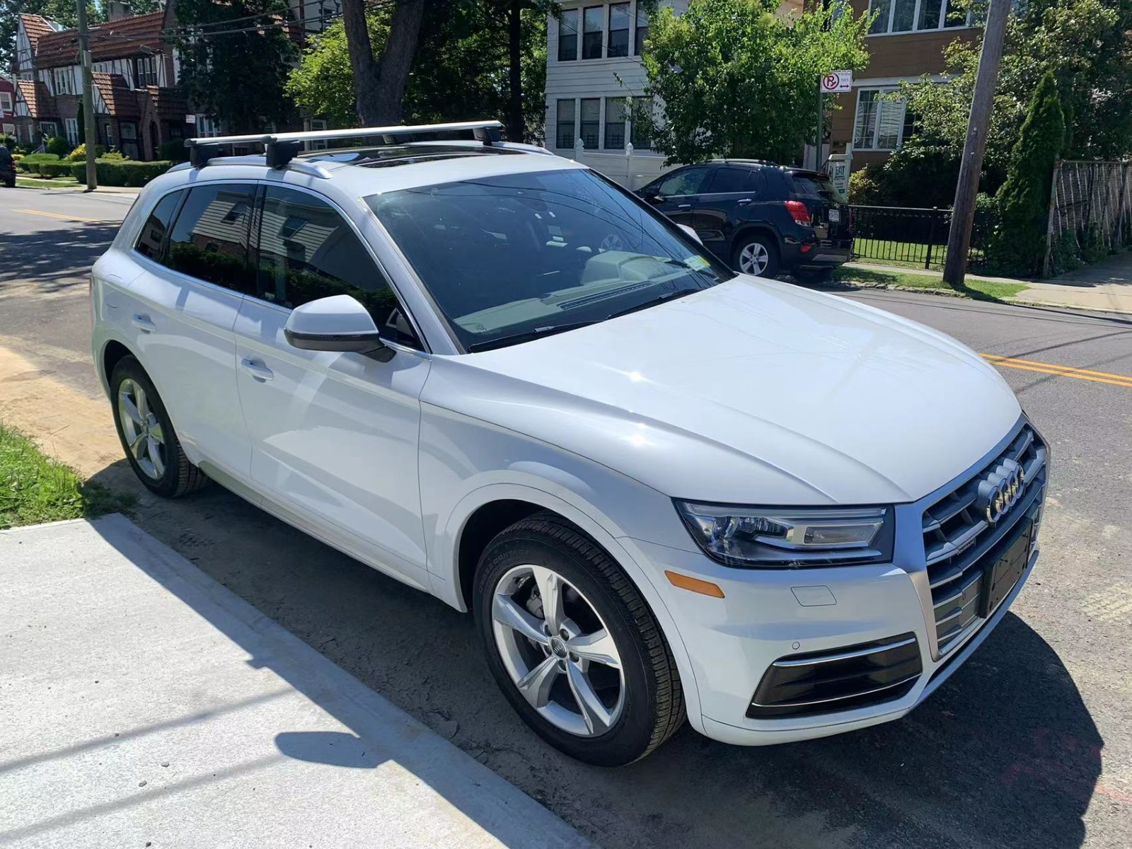 Good car is on sale urgently at reduced price! 2020 Audi Q5 Premium