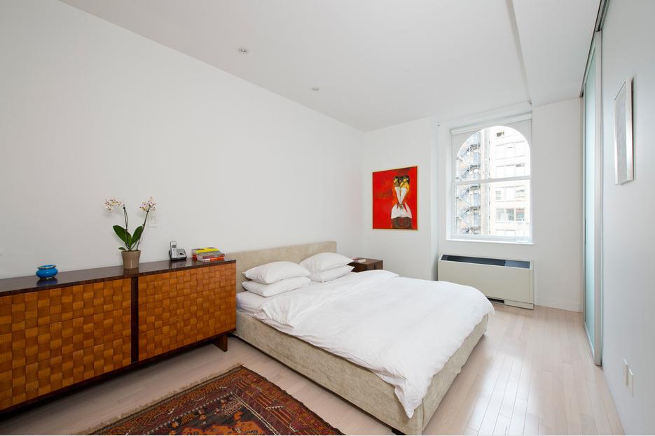 Oversized 1 Bedroom Apartment