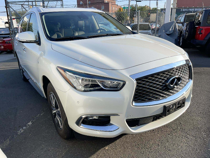 Selling cheaply 2019 INFINITI QX60