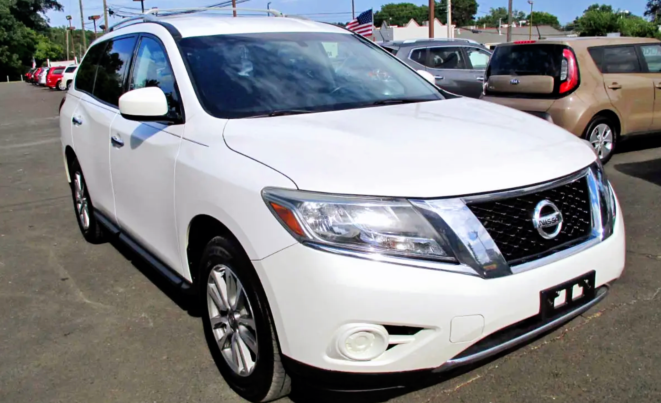 2013 Nissan Pathfinder 4WD SV Nissan SUV seven seats priced at 12850 photo 3