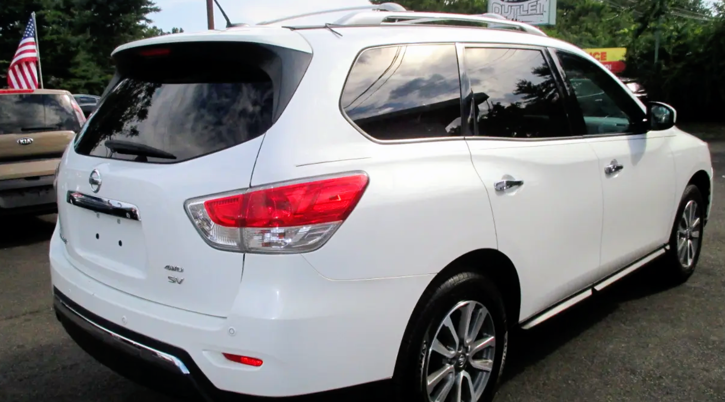 2013 Nissan Pathfinder 4WD SV Nissan SUV seven seats priced at 12850 photo 5