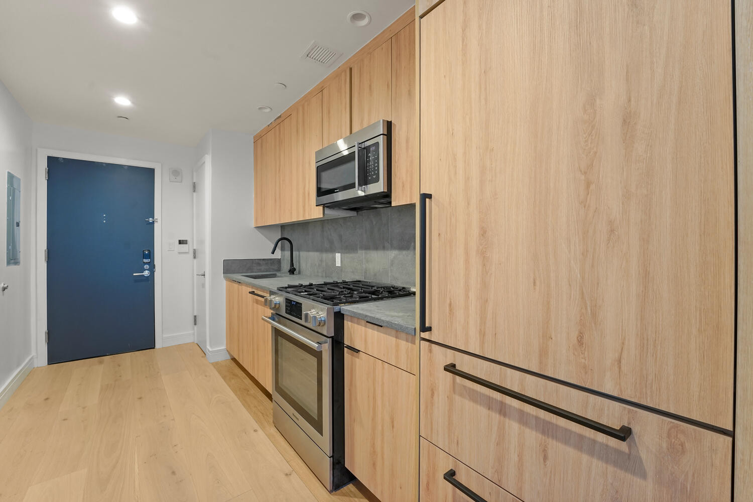 24-16 Queens Plaza South #5F