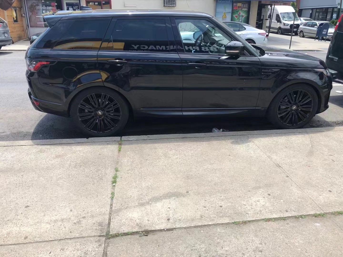New York For Sale: 2018 Land Rover Range Rover #Highest price on the market, welcome to inquire photo 4