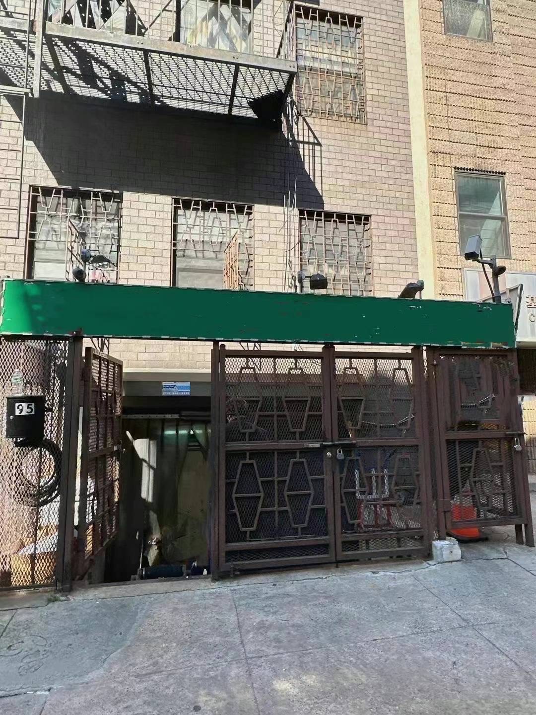 纽约唐人街店铺兼冻库 电347-988-9992，Annie冯