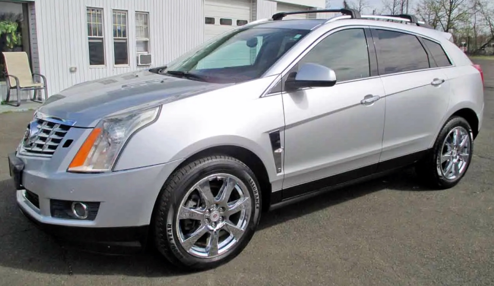 2010 Cadillac SRX luxury SUV priced at 11,900