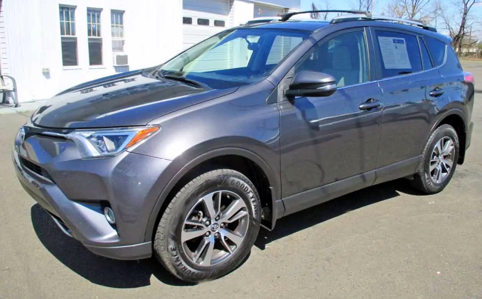 2016 Toyota RAV4 XLE priced at 17,800