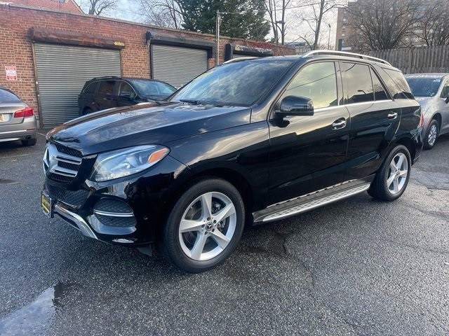 Ideal auto era car dealer, Mercedes-Benz GLE is in excellent condition