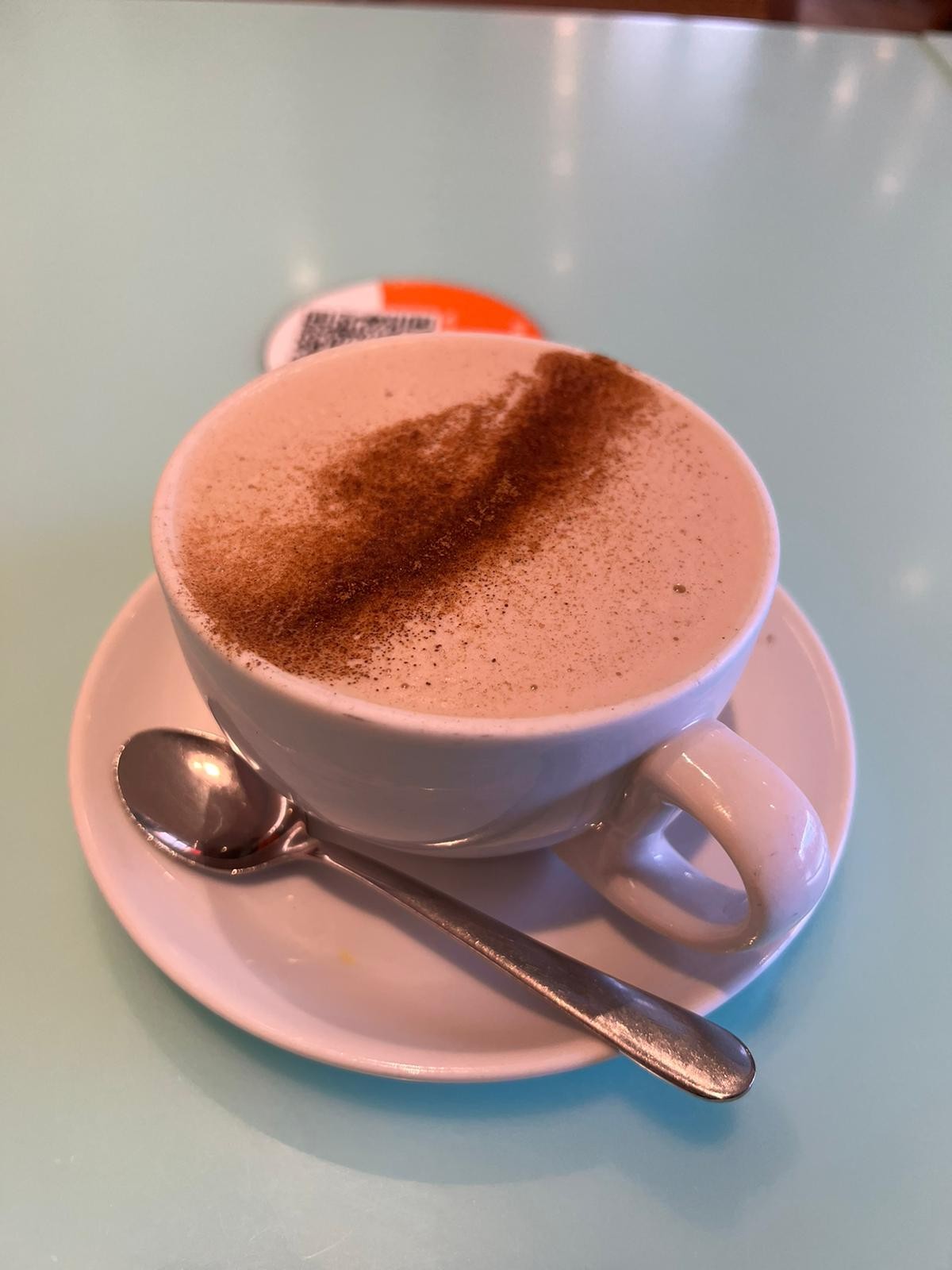 聘请财务会计一名