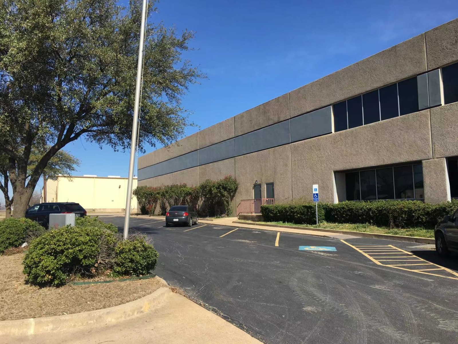 Injection molding factory recruiting technicians & apprentices photo 2