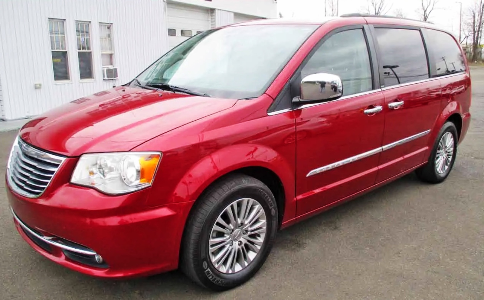 2013 Chrysler Town & Country Touring, first owner, no accidents, sold for $13,900