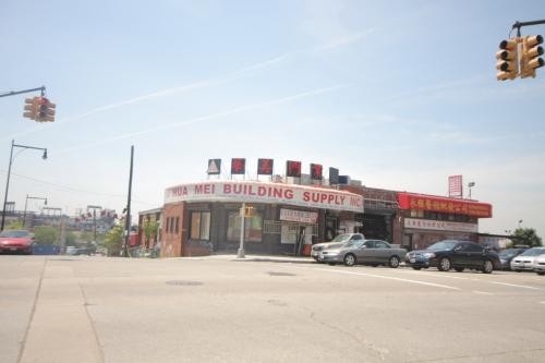 皇后区法拉盛！极佳位置！对面就是繁华购物中心的大型