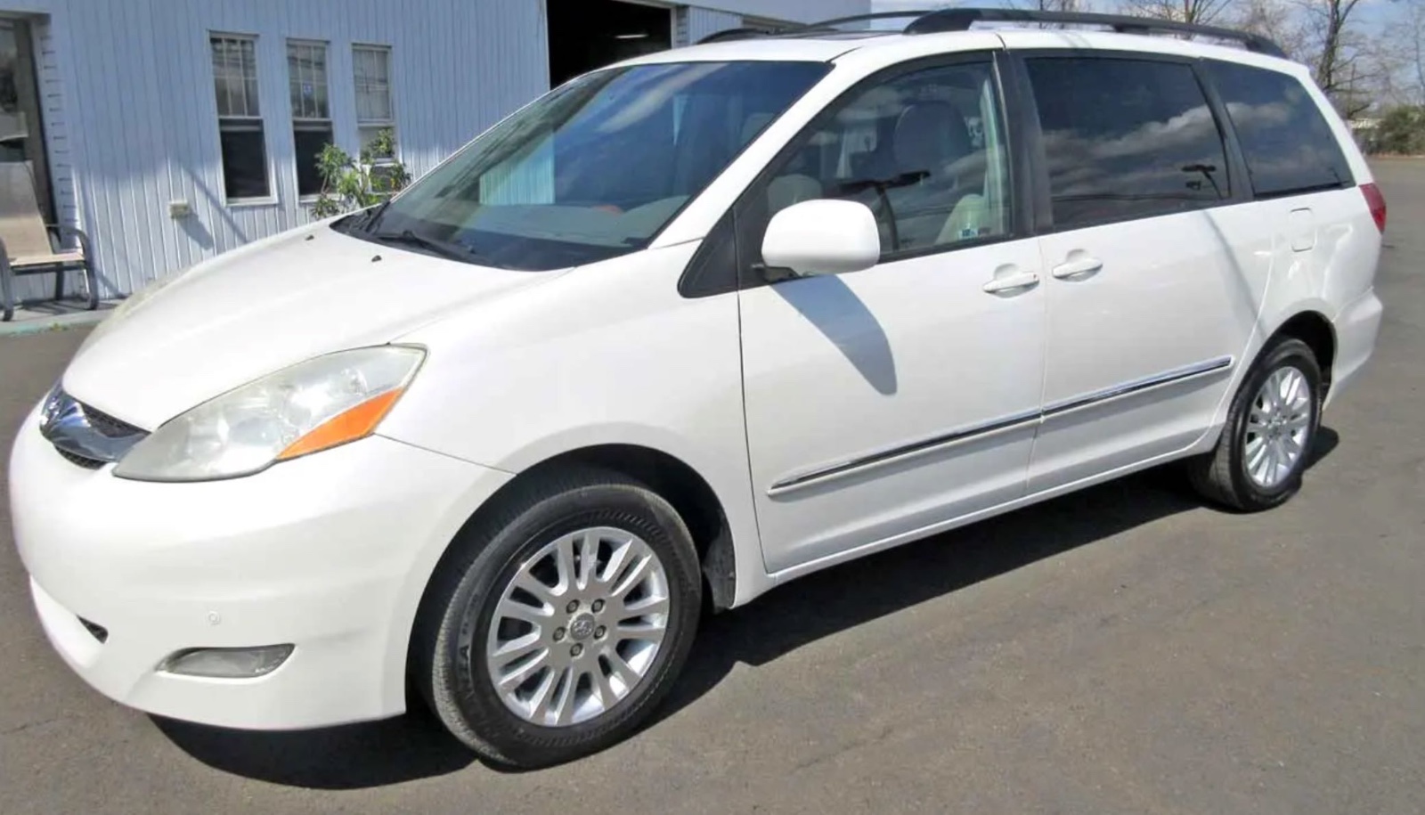 2010 Toyota Sienna Limited AWD Toyota seven-seater, priced at 9850