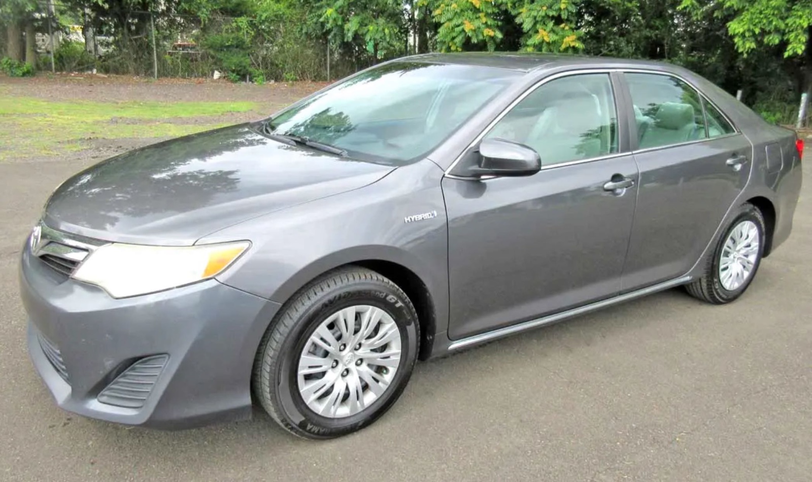 2013 Toyota Camry Hybrid LE Camry gasoline-electric hybrid sedan, priced at 10,850