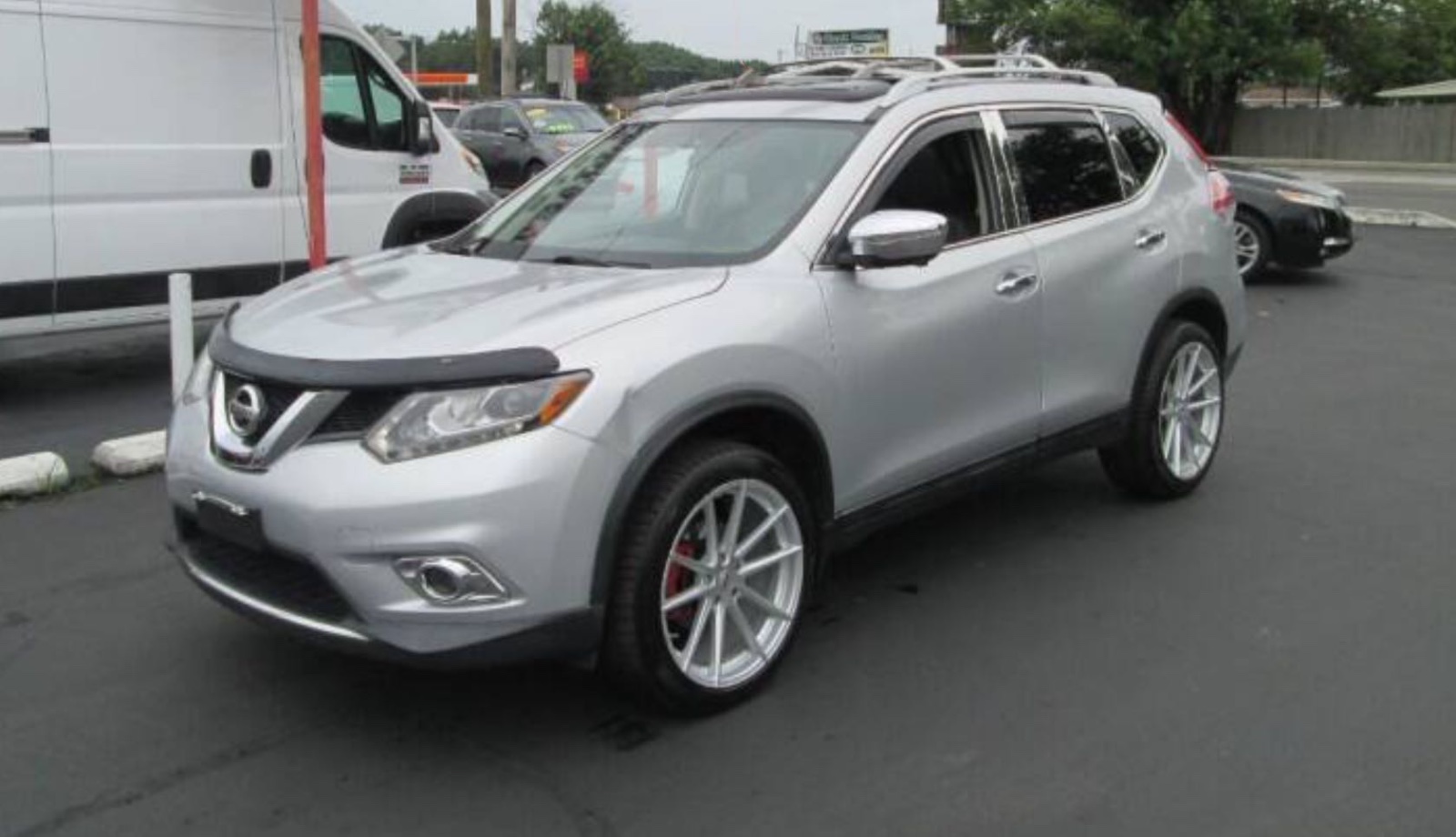 2014 Nissan Rogue SL SUV, five seats, priced at 14,995
